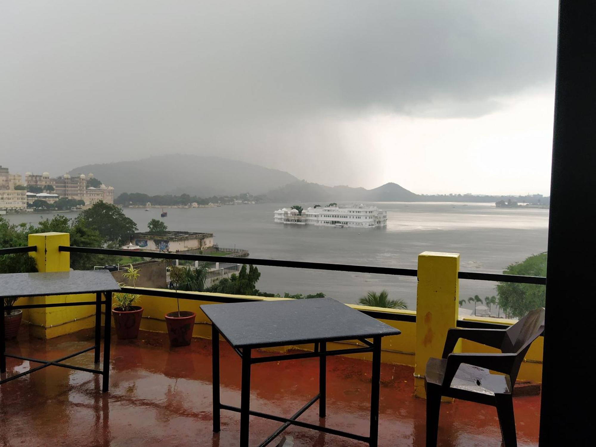 Hotel Lake Star Udaipur Luaran gambar